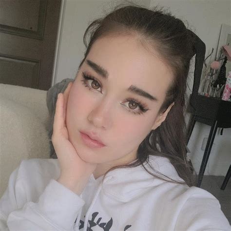 Jenfoxxuwu leaked was born in 1995, Jenfoxxuwu leak will turn 27 in 2023. Her birthday falls on March 20 and she is a native of the United States. Jenfoxxuwu onlyfans is a multi-talented individual who has made a name for herself as a model, cosplayer, TikTok star, and social media influencer. Jenfoxxuwu Leaks 